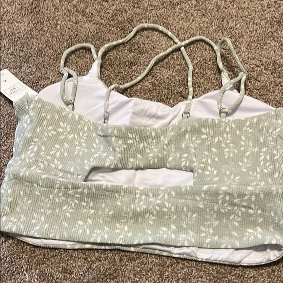 Green Floral Crop Top - Picture 2 of 2